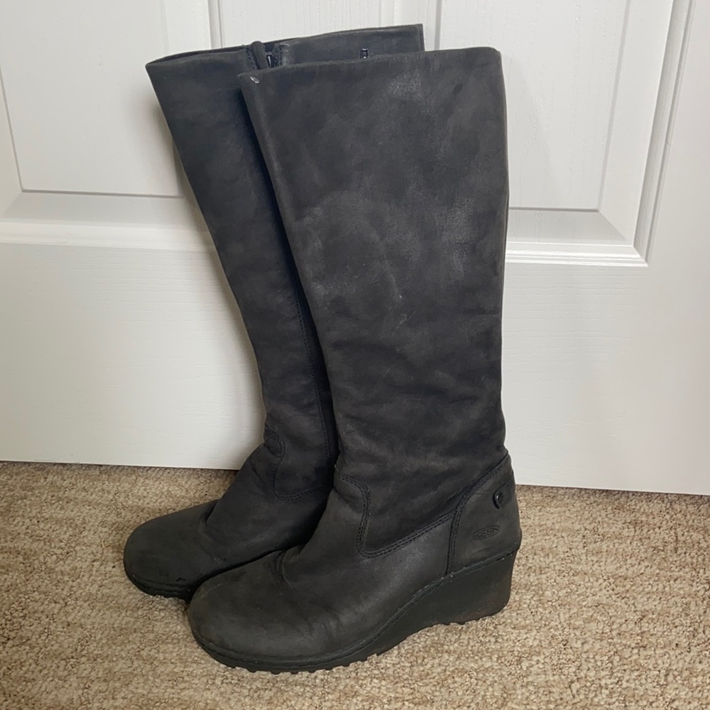 Tall wedge Keen boots